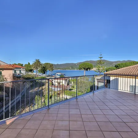 Residenza Colombi Goelba Ferienhaus